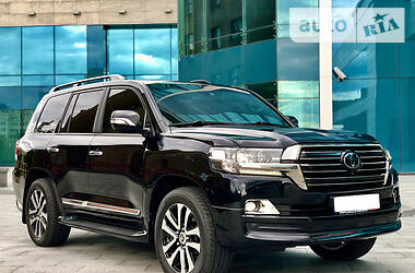Внедорожник / Кроссовер Toyota Land Cruiser 2020 в 