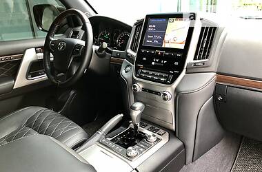 Внедорожник / Кроссовер Toyota Land Cruiser 2020 в 