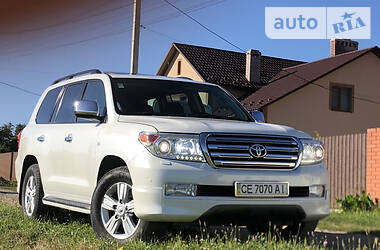 Позашляховик / Кросовер Toyota Land Cruiser 2011 в 