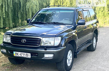 Внедорожник / Кроссовер Toyota Land Cruiser 2002 в Ровно