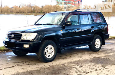 Позашляховик / Кросовер Toyota Land Cruiser 2004 в Рівному