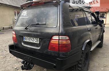 Внедорожник / Кроссовер Toyota Land Cruiser 2002 в Сваляве