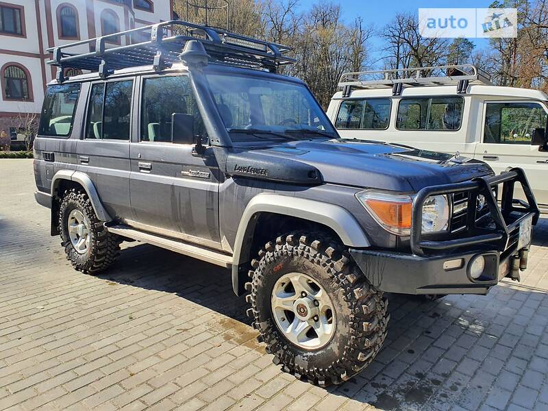 Внедорожник / Кроссовер Toyota Land Cruiser 2014 в Ровно