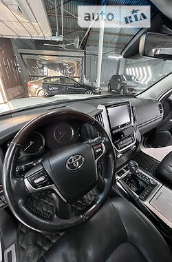 Внедорожник / Кроссовер Toyota Land Cruiser 2019 в Ивано-Франковске