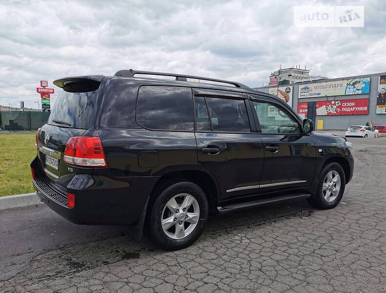 Внедорожник / Кроссовер Toyota Land Cruiser 2011 в Полтаве