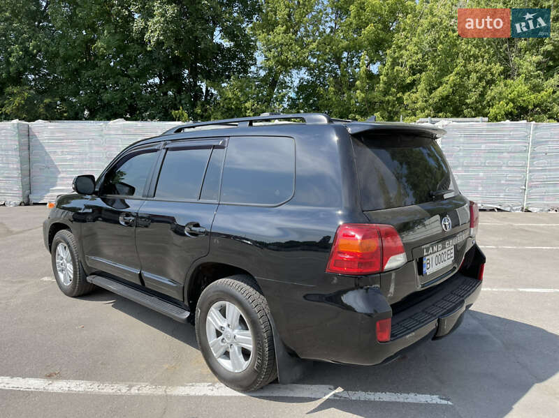 Внедорожник / Кроссовер Toyota Land Cruiser 2013 в Кременчуге