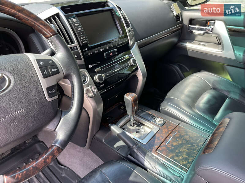 Внедорожник / Кроссовер Toyota Land Cruiser 2013 в Кременчуге