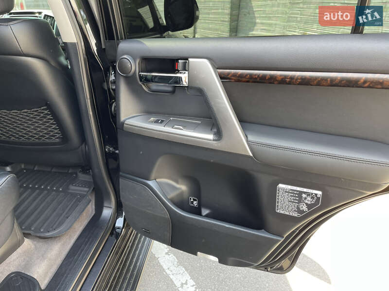 Внедорожник / Кроссовер Toyota Land Cruiser 2013 в Кременчуге