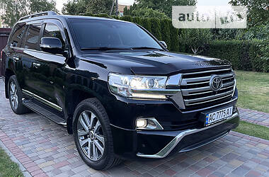 Позашляховик / Кросовер Toyota Land Cruiser 2016 в 