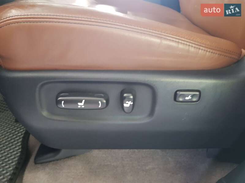 Внедорожник / Кроссовер Toyota Land Cruiser 2014 в Первомайске