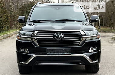 Позашляховик / Кросовер Toyota Land Cruiser 2018 в 