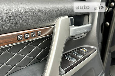 Позашляховик / Кросовер Toyota Land Cruiser 2018 в 