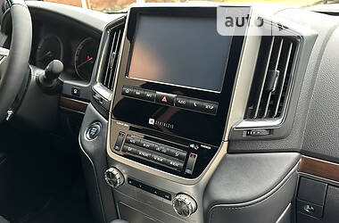 Позашляховик / Кросовер Toyota Land Cruiser 2018 в 