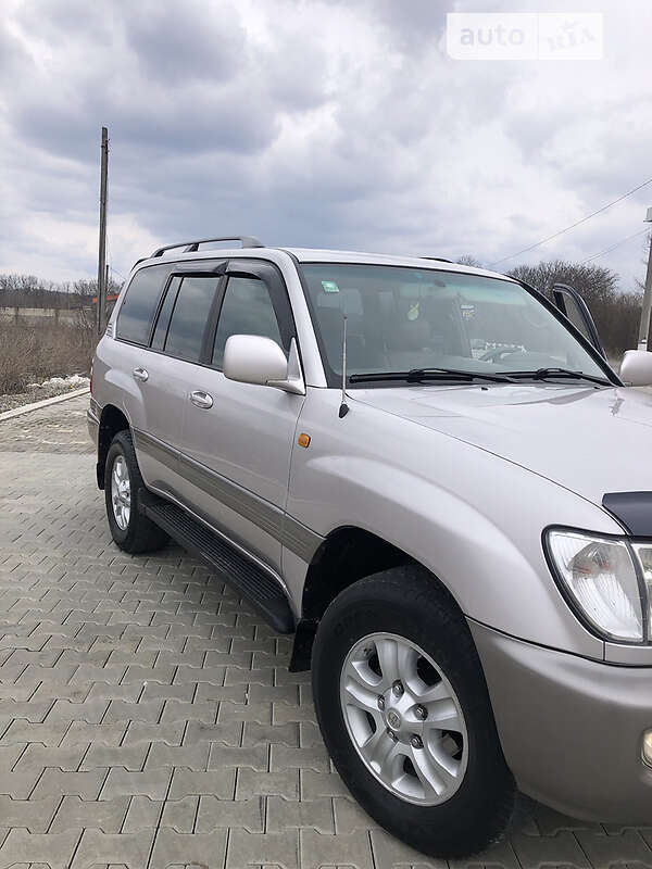 Внедорожник / Кроссовер Toyota Land Cruiser 2004 в Черновцах