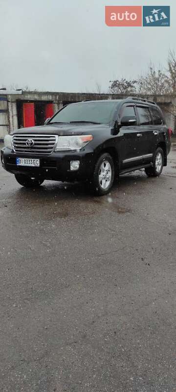 Внедорожник / Кроссовер Toyota Land Cruiser 2013 в Лубнах