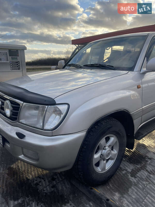 Внедорожник / Кроссовер Toyota Land Cruiser 2001 в Львове