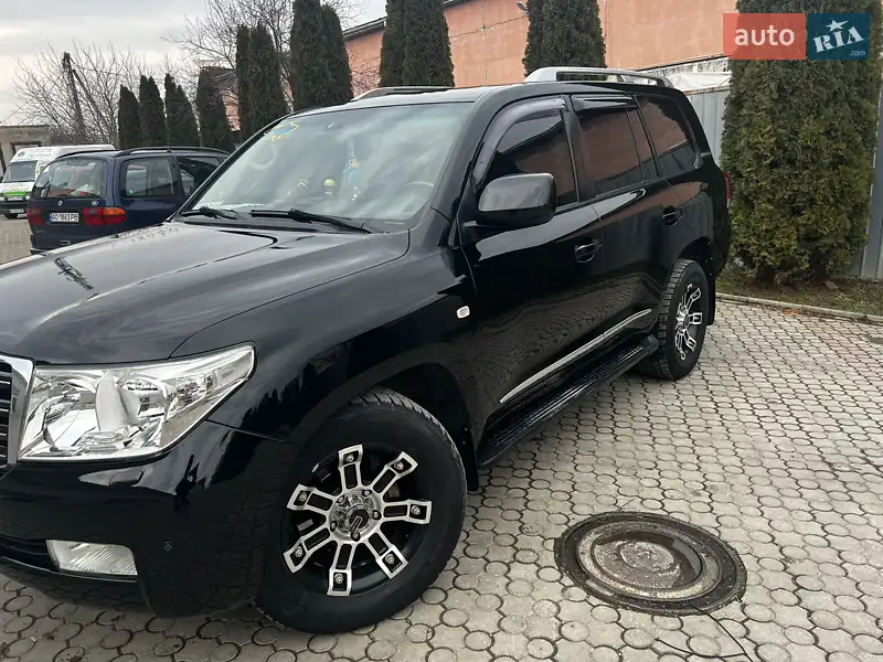 Позашляховик / Кросовер Toyota Land Cruiser 2011 в 