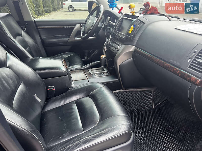 Внедорожник / Кроссовер Toyota Land Cruiser 2011 в Ужгороде