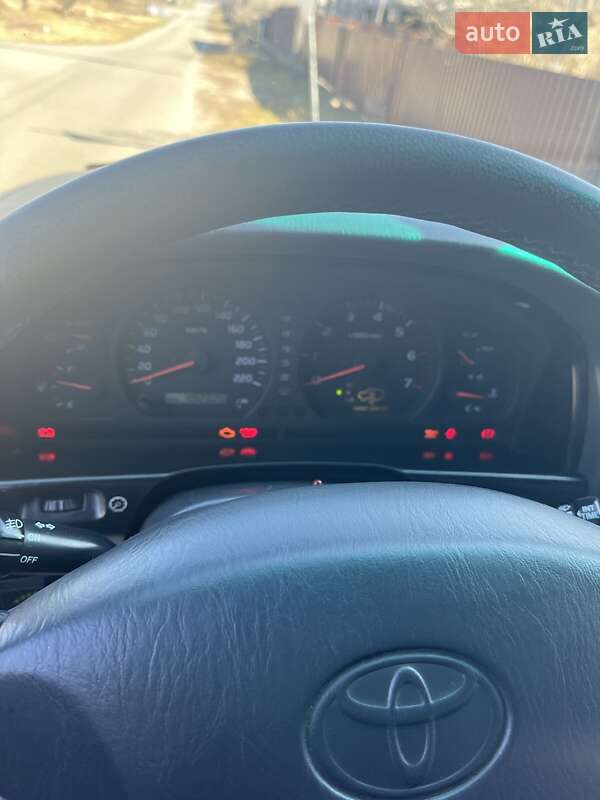 Внедорожник / Кроссовер Toyota Land Cruiser 2000 в Вышгороде