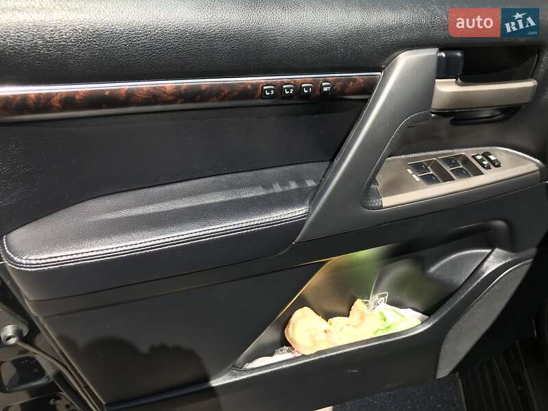 Внедорожник / Кроссовер Toyota Land Cruiser 2011 в Кривом Роге