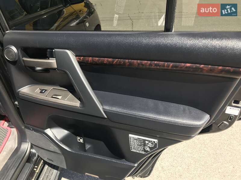 Внедорожник / Кроссовер Toyota Land Cruiser 2011 в Кривом Роге