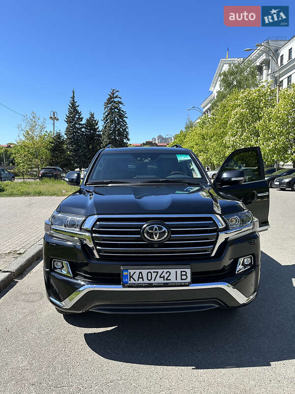 Внедорожник / Кроссовер Toyota Land Cruiser 2017 в Киеве фото 4 Внедорожник / Кроссовер Toyota Land Cruiser 2017 в Киеве