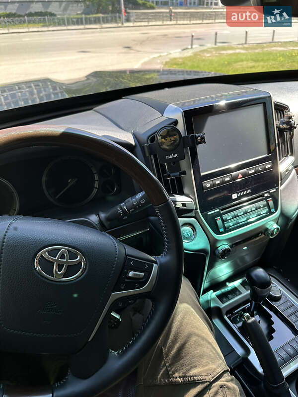 Внедорожник / Кроссовер Toyota Land Cruiser 2017 в Киеве фото 11 Внедорожник / Кроссовер Toyota Land Cruiser 2017 в Киеве