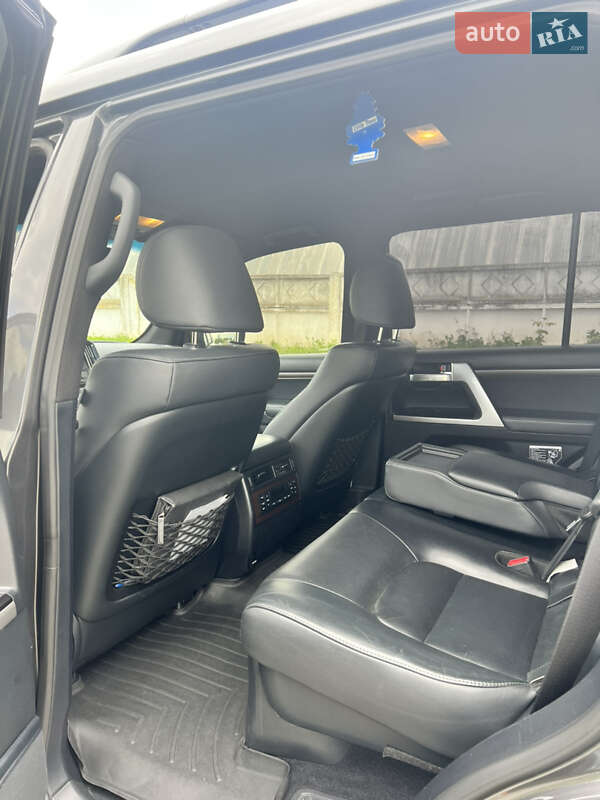 Внедорожник / Кроссовер Toyota Land Cruiser 2017 в Киеве