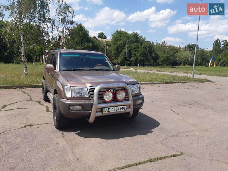 Внедорожник / Кроссовер Toyota Land Cruiser 1999 в Кривом Роге