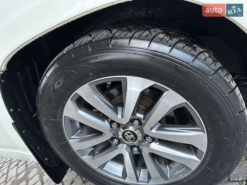 Внедорожник / Кроссовер Toyota Land Cruiser 2019 в Ужгороде