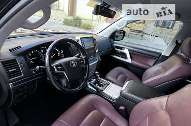 Внедорожник / Кроссовер Toyota Land Cruiser 2019 в 