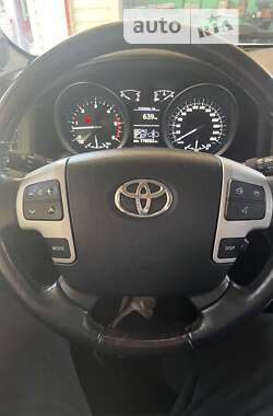 Позашляховик / Кросовер Toyota Land Cruiser 2012 в Новому Бузі