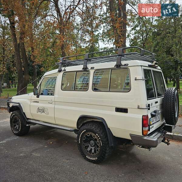 Внедорожник / Кроссовер Toyota Land Cruiser 2014 в Киеве