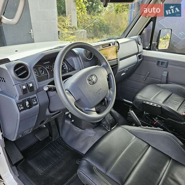 Внедорожник / Кроссовер Toyota Land Cruiser 2014 в Киеве