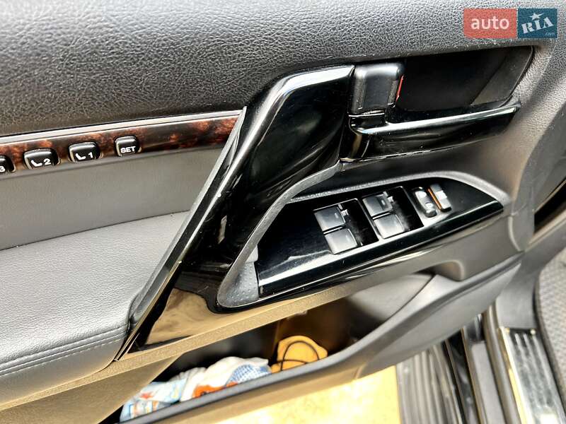 Позашляховик / Кросовер Toyota Land Cruiser 2008 в Києві