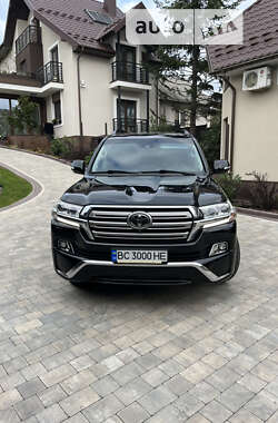 Внедорожник / Кроссовер Toyota Land Cruiser 2018 в 