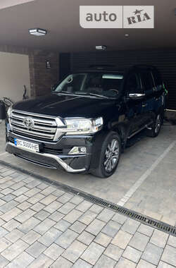 Внедорожник / Кроссовер Toyota Land Cruiser 2018 в 