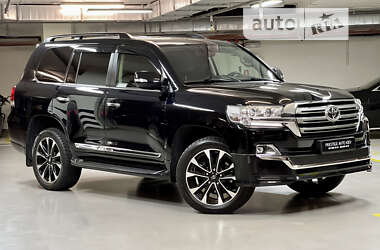 Внедорожник / Кроссовер Toyota Land Cruiser 2019 в 