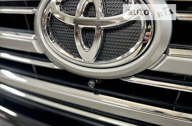 Внедорожник / Кроссовер Toyota Land Cruiser 2019 в 