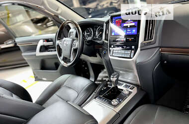 Внедорожник / Кроссовер Toyota Land Cruiser 2019 в 