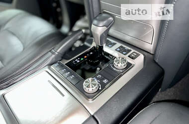 Внедорожник / Кроссовер Toyota Land Cruiser 2019 в 