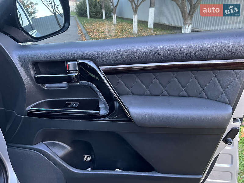 Позашляховик / Кросовер Toyota Land Cruiser 2008 в Сваляві