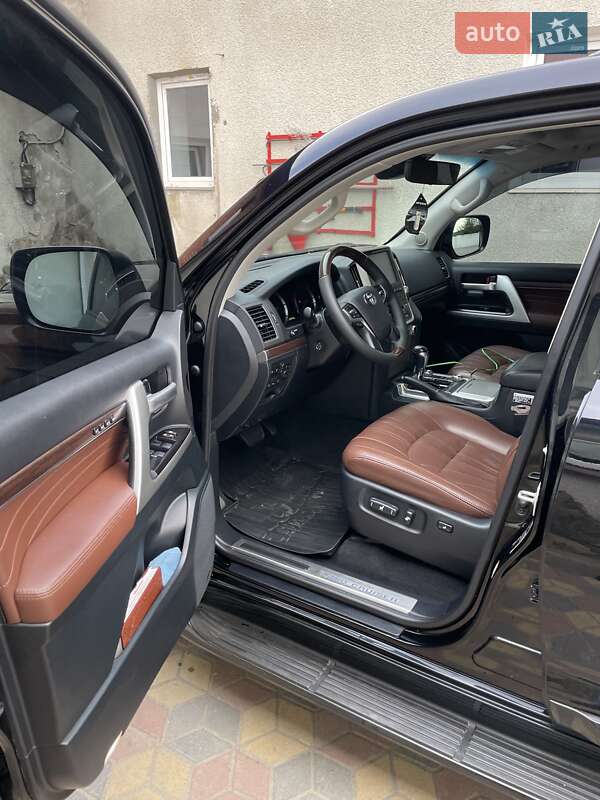 Внедорожник / Кроссовер Toyota Land Cruiser 2018 в Жовкве