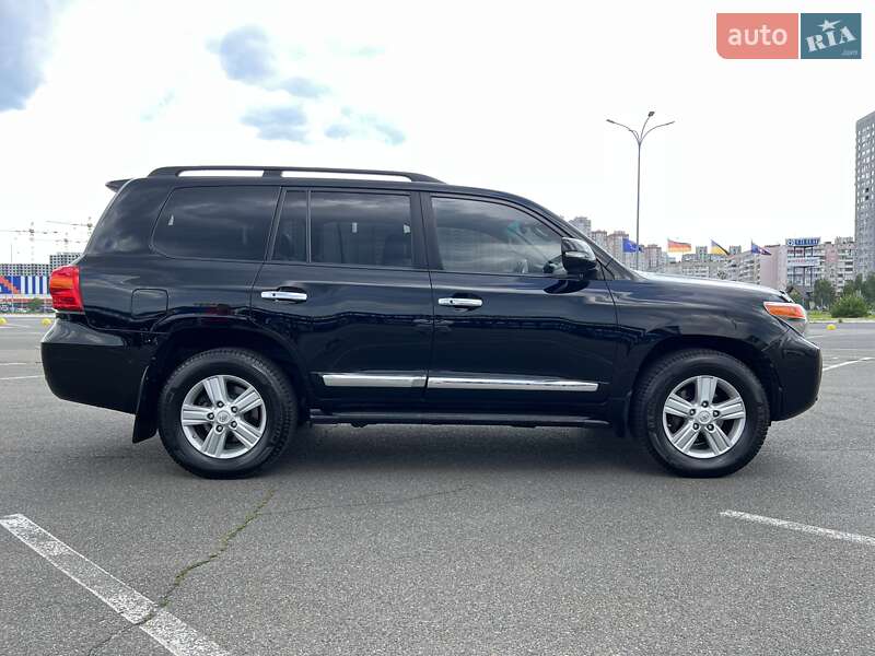 Позашляховик / Кросовер Toyota Land Cruiser 2012 в Дніпрі