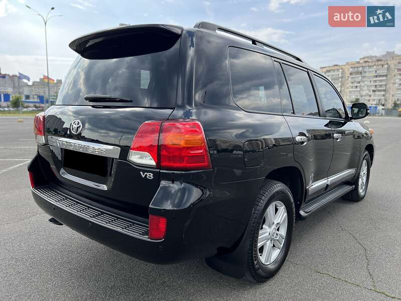 Позашляховик / Кросовер Toyota Land Cruiser 2012 в Дніпрі