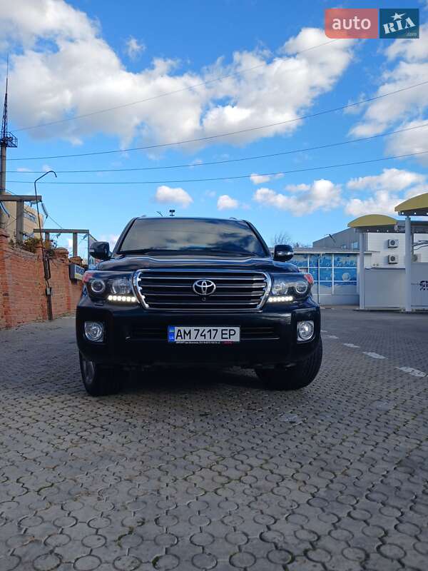 Внедорожник / Кроссовер Toyota Land Cruiser 2015 в Черновцах