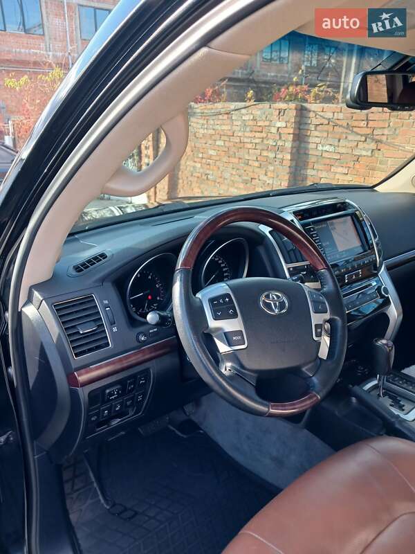 Внедорожник / Кроссовер Toyota Land Cruiser 2015 в Черновцах