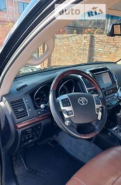 Позашляховик / Кросовер Toyota Land Cruiser 2015 в Чернівцях