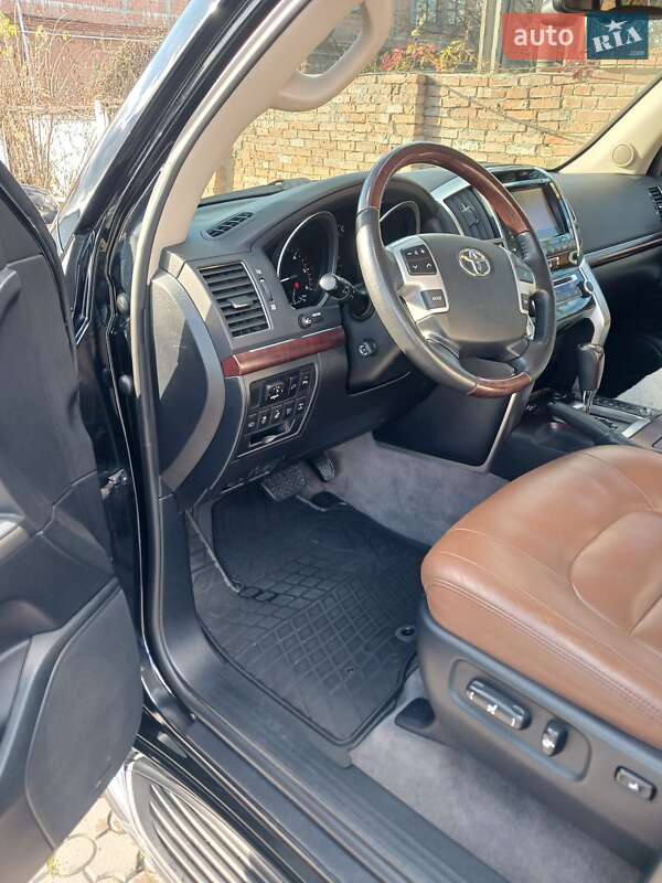 Внедорожник / Кроссовер Toyota Land Cruiser 2015 в Черновцах