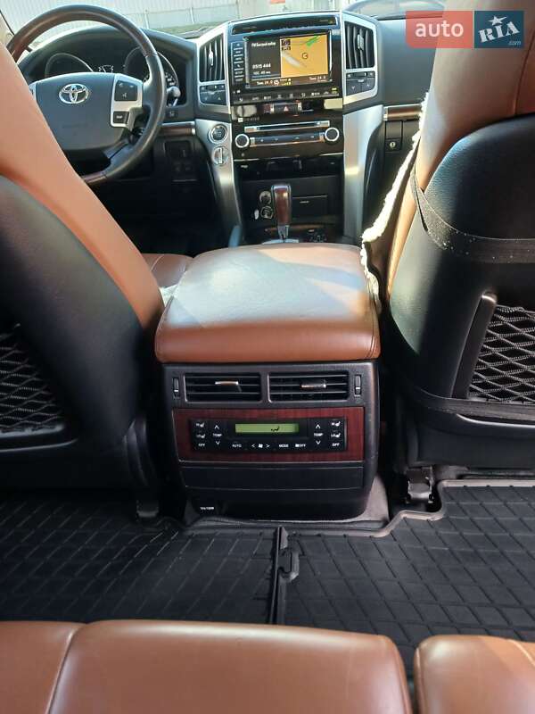 Внедорожник / Кроссовер Toyota Land Cruiser 2015 в Черновцах